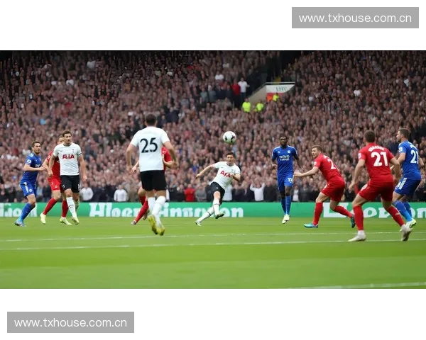 激情四溢的绿茵场上精彩瞬间 足球比赛现场解说带你全程体验无与伦比的竞技魅力